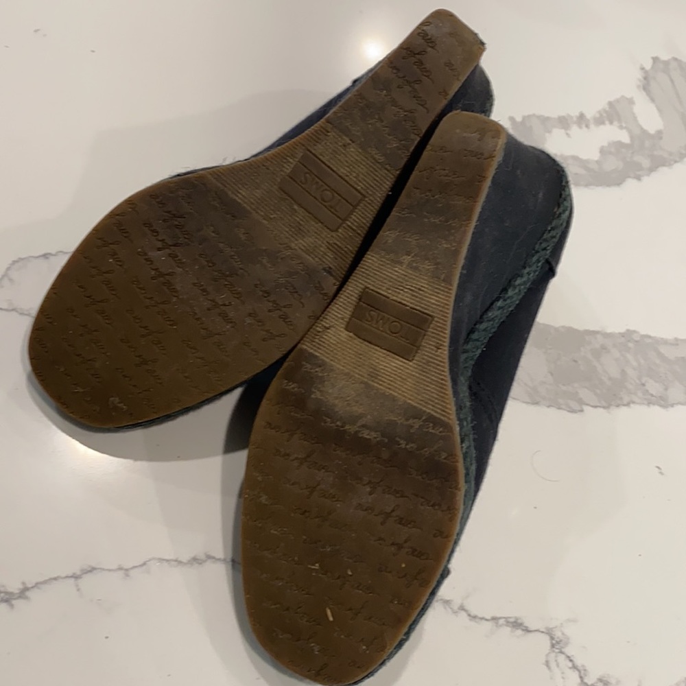 CLASSIC ✨ TOMS black wedges - Picture 3 of 4